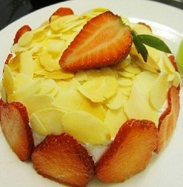 草莓酸奶小蛋糕