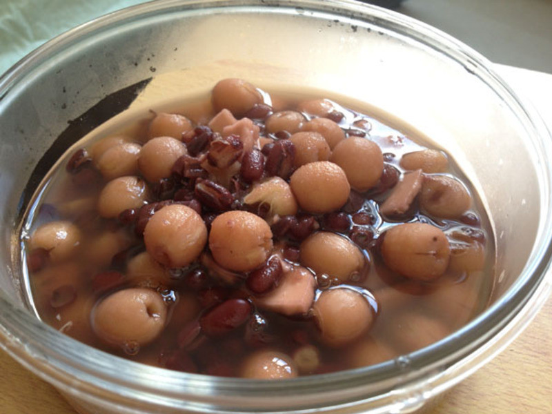红豆莲子伏苓汤的做法