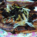 紫苏煎海底腊肠鱼