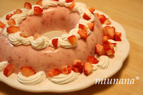 草莓酸甜果冻的食谱封面